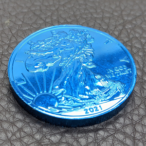 Moneda de Titanio USA <span class=keywords><strong>Eagle</strong></span> 2021 de Una Onza con Baño Azul, Sin Circulación, 1oz.999 de Titanio Fino Redondo - Product Image 2