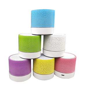 Cargador inalámbrico Mini cilíndrico buena azulejos altavoz portátil <span class=keywords><strong>Karaoke</strong></span> azulejos con micrófono - Product Image 1