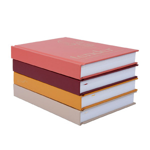 Quaderno con Copertina Rigida Personalizzata e Stampa in Lamina d'Oro su Richiesta per <span class=keywords><strong>Autori</strong></span> - Product Image 1