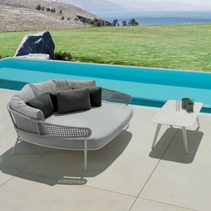 Tumbona de Metal Resistente para Exteriores con Acabado Antióxido y Resistente a los Rayos UV, Diseño Moderno para Hotel, Villa, Jardín, Patio, Playa - Product Image 1