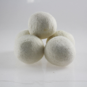 Balle de lavage en feutre de laine naturelle XL de 7 cm, écologique, pour le linge, par Huizhong - Product Image 6