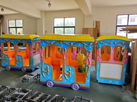 Train électrique sur rail à 4 places fourni par le fournisseur pour centres commerciaux, aires de jeux pour enfants