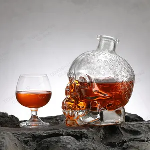 Bouteille d'eau crâne personnalisée bouteille de vin crâne en verre 500ml 750ml bouteille en verre whisky vodka