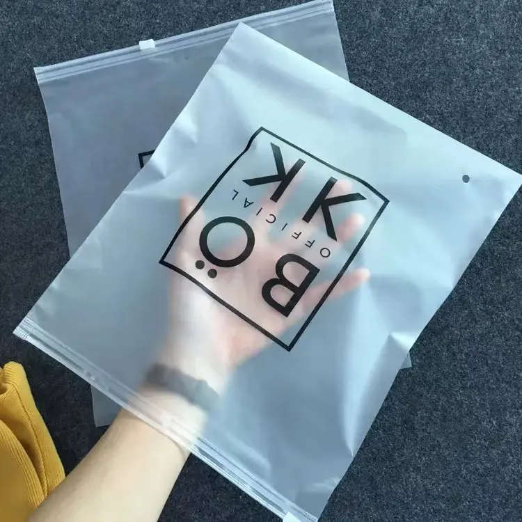Stampa di fabbrica Logo Packaging vestiti opaca borsa personalizzata con chiusura a chiusura lampo personalizzata borsa di plastica con cerniera smerigliata