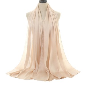 Vente chaude Satin lisse plissé ethnique foulard populaire malais Style <span class=keywords><strong>indonésien</strong></span> pour les femmes naturellement froissé écharpe musulman - Product Image 5