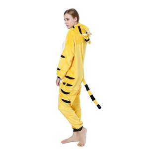 Venta al por mayor Pijamas adultos Onesie ropa de dormir ciervo <span class=keywords><strong>sin</strong></span> <span class=keywords><strong>dientes</strong></span> oso Kigurumi mujeres hombres pijamas dibujos animados franela Cosplay disfraz Pijamas - Product Image 4