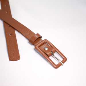 Cinturón de Cuero Marrón para Mujer con Hebilla Rectangular, Estilo Casual - Product Image 3