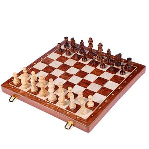Gioco di scacchi <span class=keywords><strong>in</strong></span> <span class=keywords><strong>legno</strong></span> classico di alta qualità all'ingrosso Set scacchiera pieghevole <span class=keywords><strong>in</strong></span> <span class=keywords><strong>legno</strong></span> con pezzi degli scacchi King altezza 6.6cm gioco all'aperto - Product Image 5