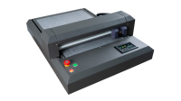 Automatische contour snijplotter F3550 platform snijmachine voor A3 PVC karton, vinyl stickers en digitale snijwerk.