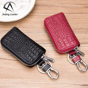 Porte-clés pour homme en cuir de vache véritable à motif crocodile Andong - Product Image 1