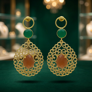 Nouvelles boucles d'oreilles pendantes en forme de pétale doré avec calcédoine marron et onyx vert, bijoux ethniques pour mariage et soirée - Product Image 3