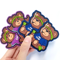 Logo personnalisé 3D en PVC souple gaufré silicone auto-adhésif broderie au fer sur le dos patch en caoutchouc pour vêtements vêtement jeans chapeaux