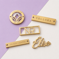 Plaque métallique en émail dur avec logo, étiquette métallique pour parfum, chaussures, sac à main, étiquette métallique en époxy, placage de qualité supérieure, fourniture d'usine, approvisionnement B2B