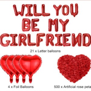 Ensemble de lettres rouges, dorées et roses « Veux-tu être ma petite <span class=keywords><strong>amie</strong></span> ? » avec pétales de rose, amour, Saint-Valentin et cérémonie de remise de diplôme - Product Image 2