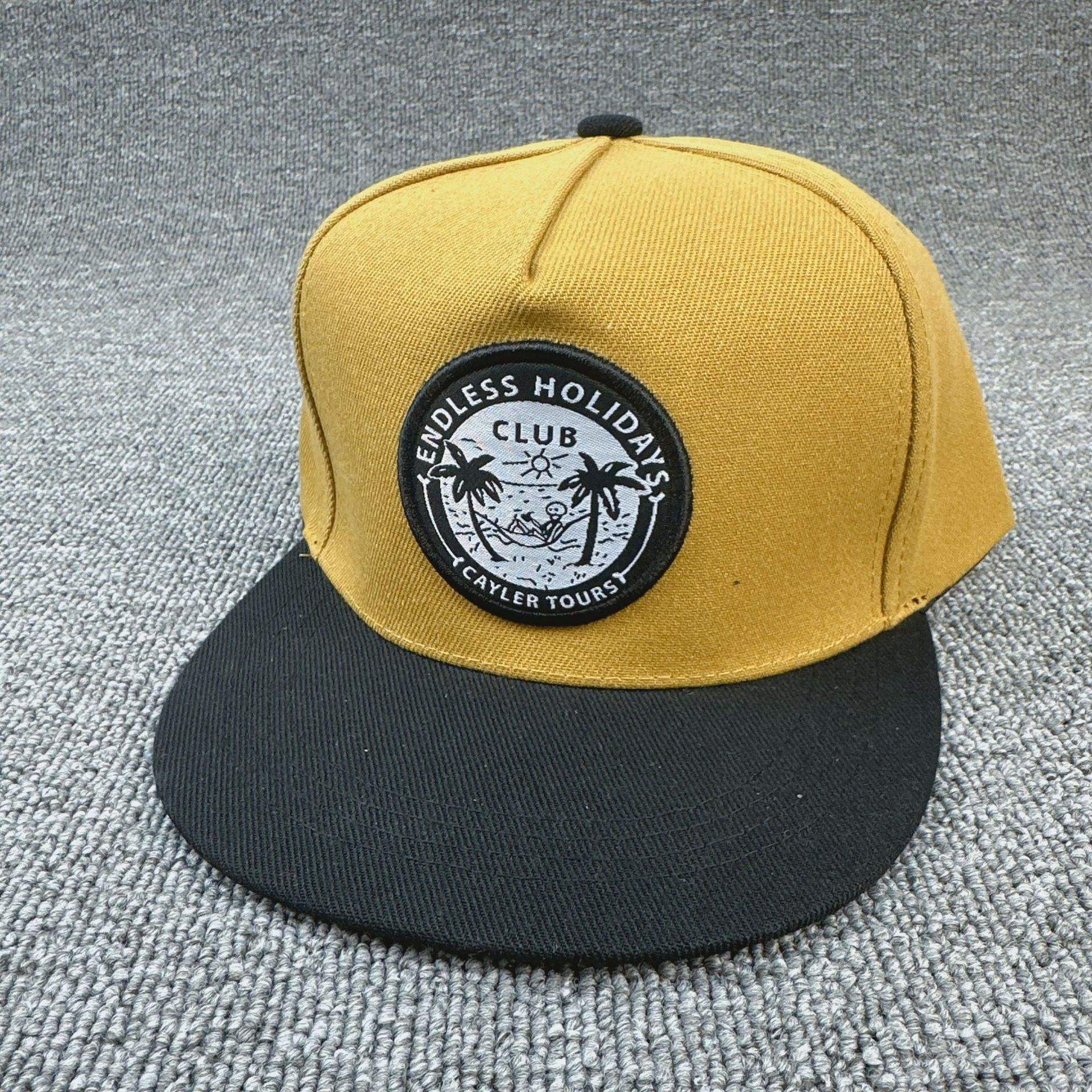 ต้นมะพร้าวคลับ ใบเหลือง ปลายแบน