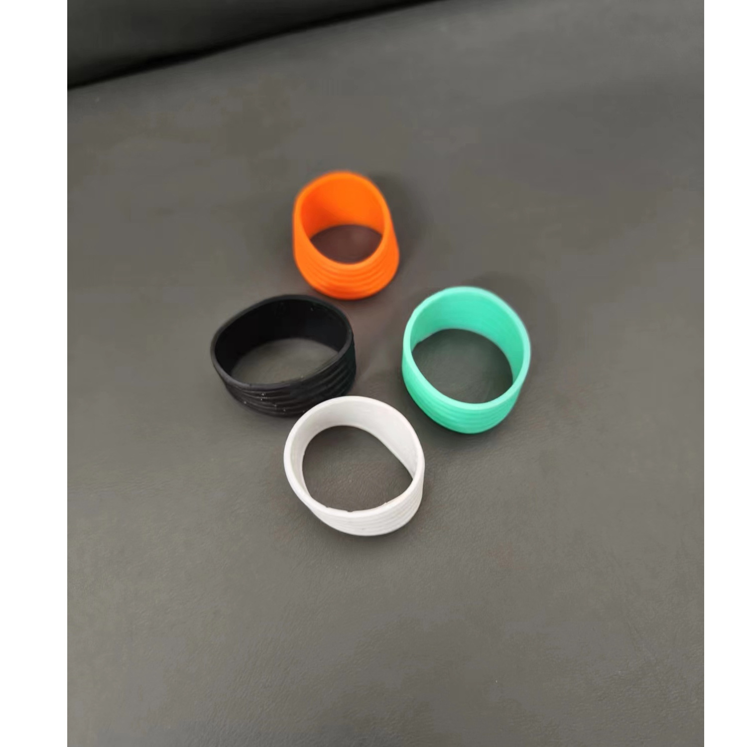 Anneaux en silicone en 4 couleurs, 1 douzaine au total [rayé]