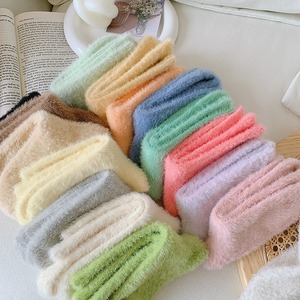 Calzini invernali in peluche di visone di spessore foderato in <span class=keywords><strong>pile</strong></span> da donna calzini pelosi da donna morbidi e morbidi calzini caldi da donna - Product Image 3