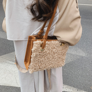 2023 pelliccia di lana di agnello soffici borse per la spesa di moda <span class=keywords><strong>Shearling</strong></span> borse da <span class=keywords><strong>donna</strong></span> in PU borse da <span class=keywords><strong>donna</strong></span> borse e borsette da <span class=keywords><strong>donna</strong></span> - Product Image 5