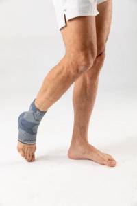 Professionele enkelbrace met stabiliserende banden - Maximale ondersteuning voor sport en herstel van blessures. - Product Image 2