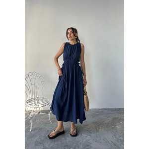 Robe longue bleu marine sans manches avec taille élastiquée en mousseline pour occasions spéciales, mariages et invités d'église - Product Image 2