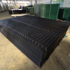 Valla de Seguridad Curva 3D |   Construcción de PVC y Hierro |   Vallas de Jardín y Puertas para Entrada de Vehículos |   Modelado 3D Disponible - Product Image 4