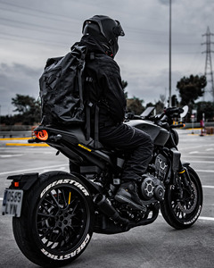 Échantillon gratuit Sac à dos étanche léger en PVC 15L/25L pour le camping, le kayak, la randonnée, les voyages, la moto - Product Image 5