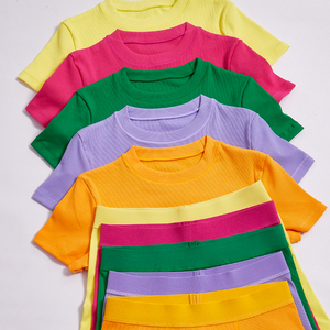 Vêtements de détente côtelés personnalisés ensembles de deux pièces pour femmes t-shirts en coton de base à broder pantalons ensembles de vêtements de détente 2 pièces pour femmes - Product Image 3