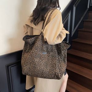 Fashion Leopard Pattern Handbags Large Capacity <b>Canvas</b> <b>Tote</b> Bag Daily Outdoor Travel Shopping <b>Canvas</b> <b>Totes</b> - Product Image 2