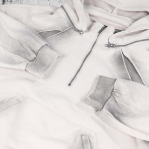 Sudadera con Capucha Extra Grande con Estampado Personalizado para Hombre - Sudadera Informal con Logotipo Personalizado en Blanco y Negro - Product Image 5