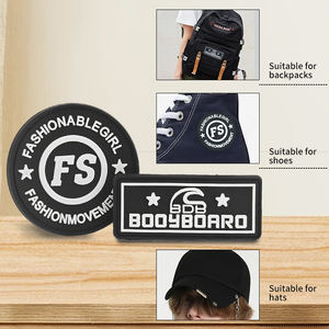 Parches de goma de PVC blando 2D 3D con logotipo en relieve personalizado de alta calidad ecológico, etiquetas de silicona para ropa de hombre - Product Image 5