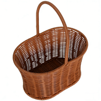 Handgeweven eco-vriendelijke waterdichte manden van PP-rattan met handvatten voor het verpakken van cadeaus, bloemen, fruitopslag & fotodisplay