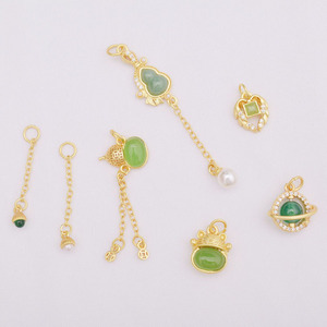 JS1688 mini breloques <span class=keywords><strong>porte</strong></span>-<span class=keywords><strong>bonheur</strong></span> en laiton plaqué or mat sans ternissement perle pavée chat dauphin fleur pour la fabrication de bijoux - Product Image 6