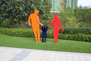 K399 famille heureuse FRP extérieur Art paysage Statue résistant à la décoloration léger peinture à la main moderne abstrait maison jardin Sculpture - Product Image 2