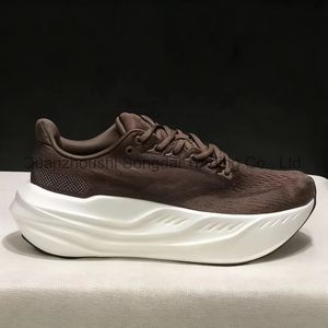 Chaussures de course pour hommes personnalisées avec logo en maille, modèle Max Triple Black Ice Grey Country, baskets de style marche - Product Image 3