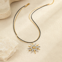 NIMAI En gros Collier ras-de-cou avec pendentif soleil en acier inoxydable 316, à double cordon bicolore, étanche et inaltérable, Bijoux pour femmes