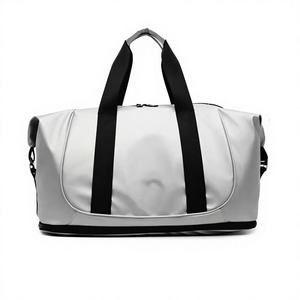 กระเป๋าเดินทางยิมแบบ unisex น้ำหนักเบา ผลิตจากโพลีเอสเตอร์ ทนทานต่อการใช้งาน เหมาะสำหรับการเดินทางระยะสั้น มีซิป ดีไซน์ทันสมัย กันน้ำ - Product Image 1