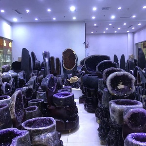 Amas de géodes en cristal d'améthyste Cristaux de guérison de grande taille pour la décoration intérieure sur le thème du Reiki - Product Image 3