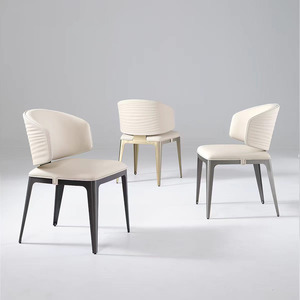 Sedie Moderne Bianche per Sala da Pranzo, Comoda <span class=keywords><strong>Sedia</strong></span> da Pranzo in Pelle Leggera con Struttura in Metallo - Product Image 1