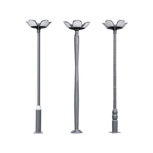 โคมไฟสวนอะลูมิเนียมลายดอกบัวพร้อมเสาเหล็กหล่อตกแต่ง - Product Image 1