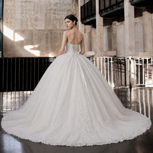 Abito da sposa a ball gown senza spalline con scollo a cuore, pizzo floreale 3D, perle e perline, strascico a cappella, lunghezza a terra, taglie forti, stile principessa - Product Image 4