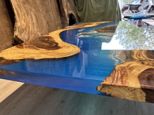 Prix bon marché Dessus de table en bois fabriqué à la main avec finition époxy résine fabriqué au Vietnam pour les intérieurs de cafés et de villas de luxe - Product Image 2