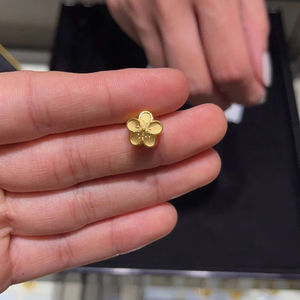 Gold Plated Flower Pendant Necklace For Women Everyday Wear 10cm Extended Chain Elegant Jewelry Shanwei Origin XL-066 - Product Image 4