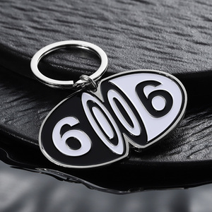 Porte-clés ovale en émail au design créatif, logo personnalisé, numéros, alliage de zinc plaqué argent, vente en gros pour cadeaux <span class=keywords><strong>d</strong></span>'événements - Product Image 4