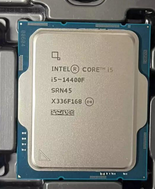 in stocks Desktop CPU Processor I3 i5 13100/13100f 12400 12400f 14400f 10100 New Tray Package LGA 1700