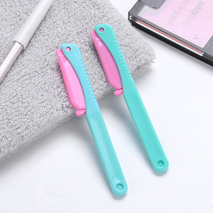 Recortador de cejas Soumei Hidemi, cuchilla de plástico con punta inclinada para dar forma con precisión, herramienta de maquillaje - Product Image 3