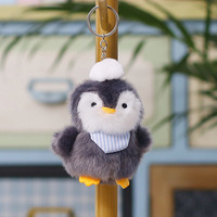 Pendentif en peluche mignon de petit pingouin chef, style dessin animé, doux et léger, porte-clés et pendentif de sac à dos