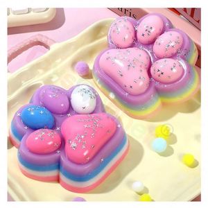 Balle anti-stress personnalisée OEM en forme de patte de chat, Kawaii, en TPR souple avec texture Mochi à remontée lente pour commande en gros - Product Image 5