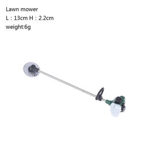 Mini tronçonneuse à chaîne pour maison de poupée à l'échelle 1:12, <span class=keywords><strong>jouet</strong></span> de bricolage, poupée de mode en plastique, modèle de haute qualité - Product Image 3