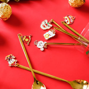 2022 confezione regalo nuovo prodotto confezione titanio tigre Lucky Cat cucchiai ciondolo Set forchetta cucchiai da tè in acciaio inossidabile dorato - Product Image 2