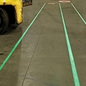 Sistema de Marcación de Piso con Proyectores de Líneas LED Rojos/Verdes para Pasillos Virtuales - Product Image 3